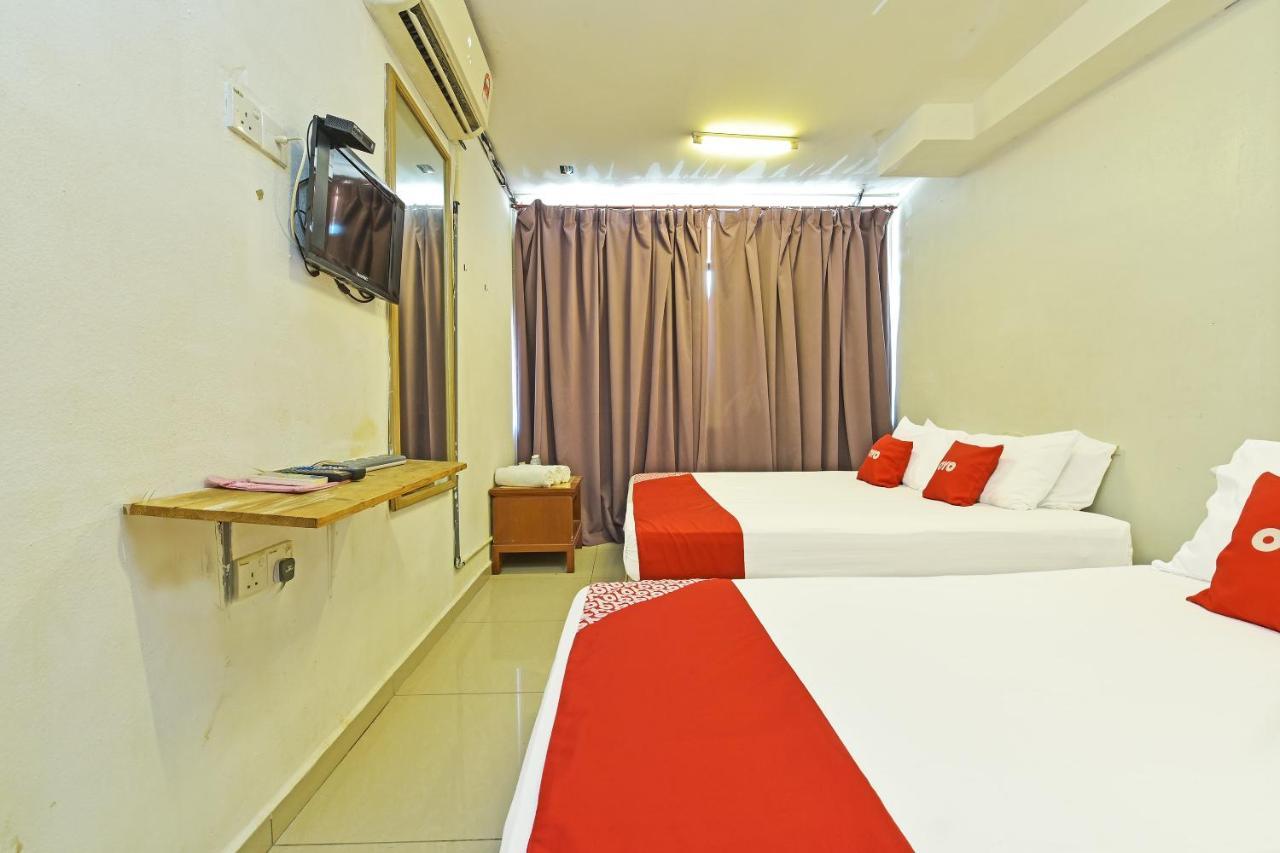 F Hotel Sungai Dua Bukit Εξωτερικό φωτογραφία