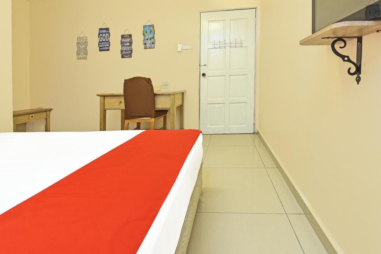 F Hotel Sungai Dua Bukit Εξωτερικό φωτογραφία
