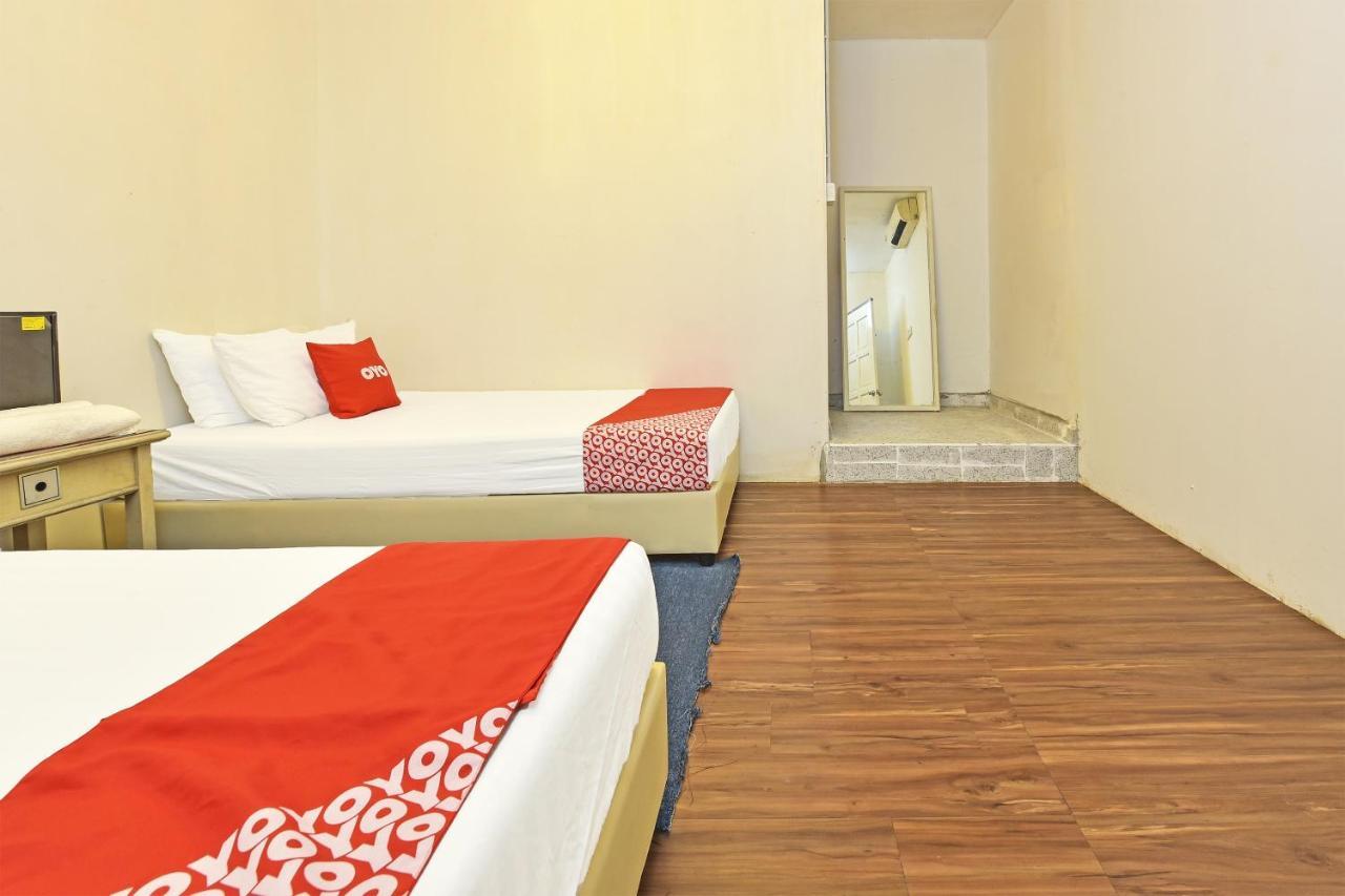 F Hotel Sungai Dua Bukit Εξωτερικό φωτογραφία