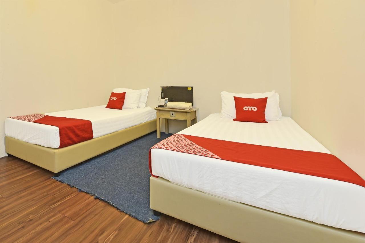 F Hotel Sungai Dua Bukit Εξωτερικό φωτογραφία