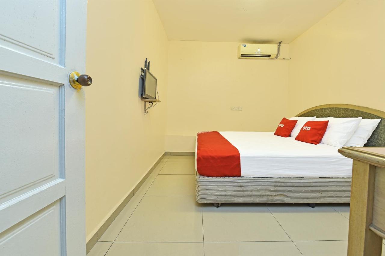 F Hotel Sungai Dua Bukit Εξωτερικό φωτογραφία