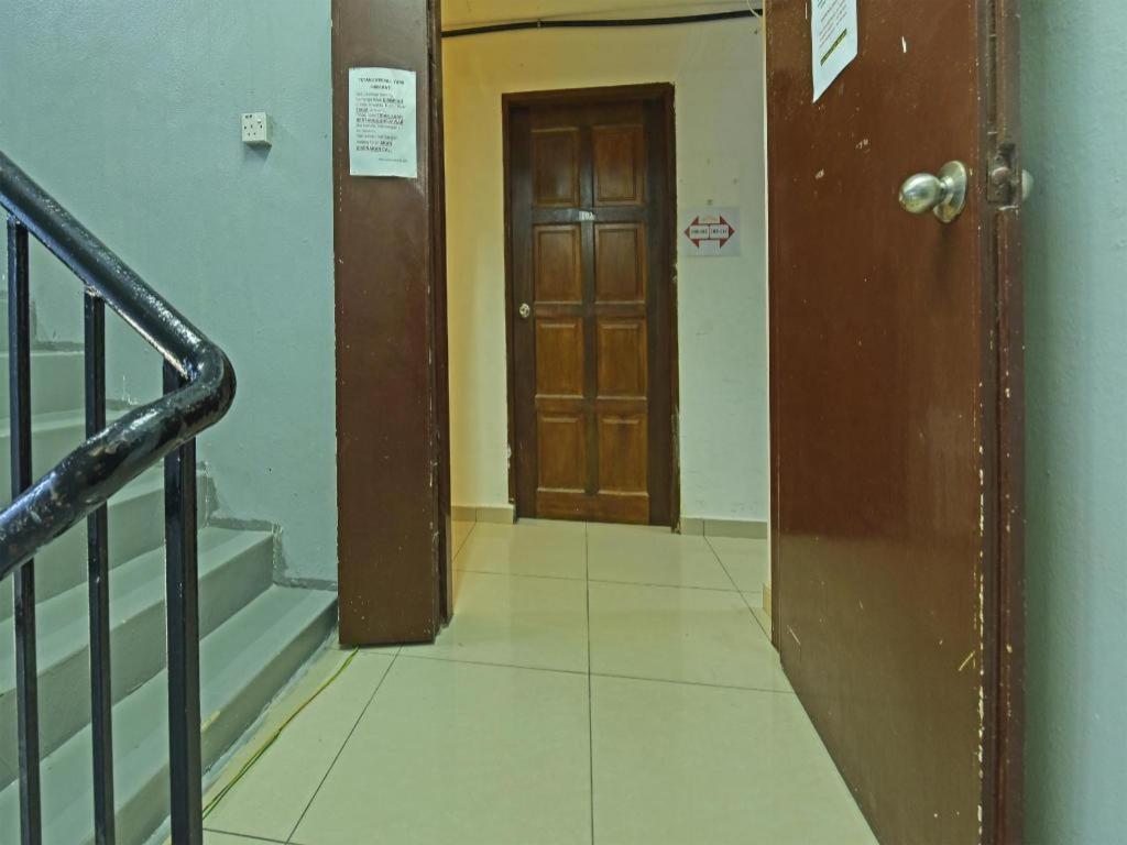 F Hotel Sungai Dua Bukit Εξωτερικό φωτογραφία