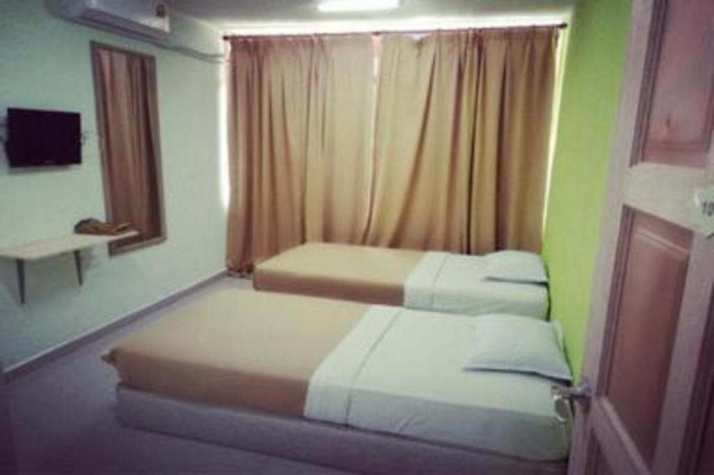 F Hotel Sungai Dua Bukit Εξωτερικό φωτογραφία